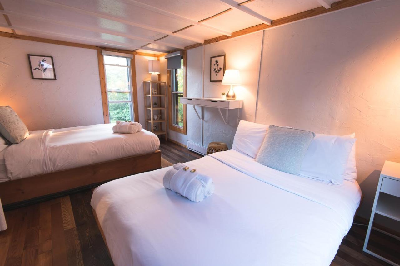 Au Sommet Du Fjord Hostel Sacre-Coeur Εξωτερικό φωτογραφία