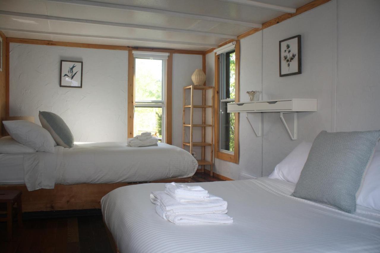 Au Sommet Du Fjord Hostel Sacre-Coeur Εξωτερικό φωτογραφία